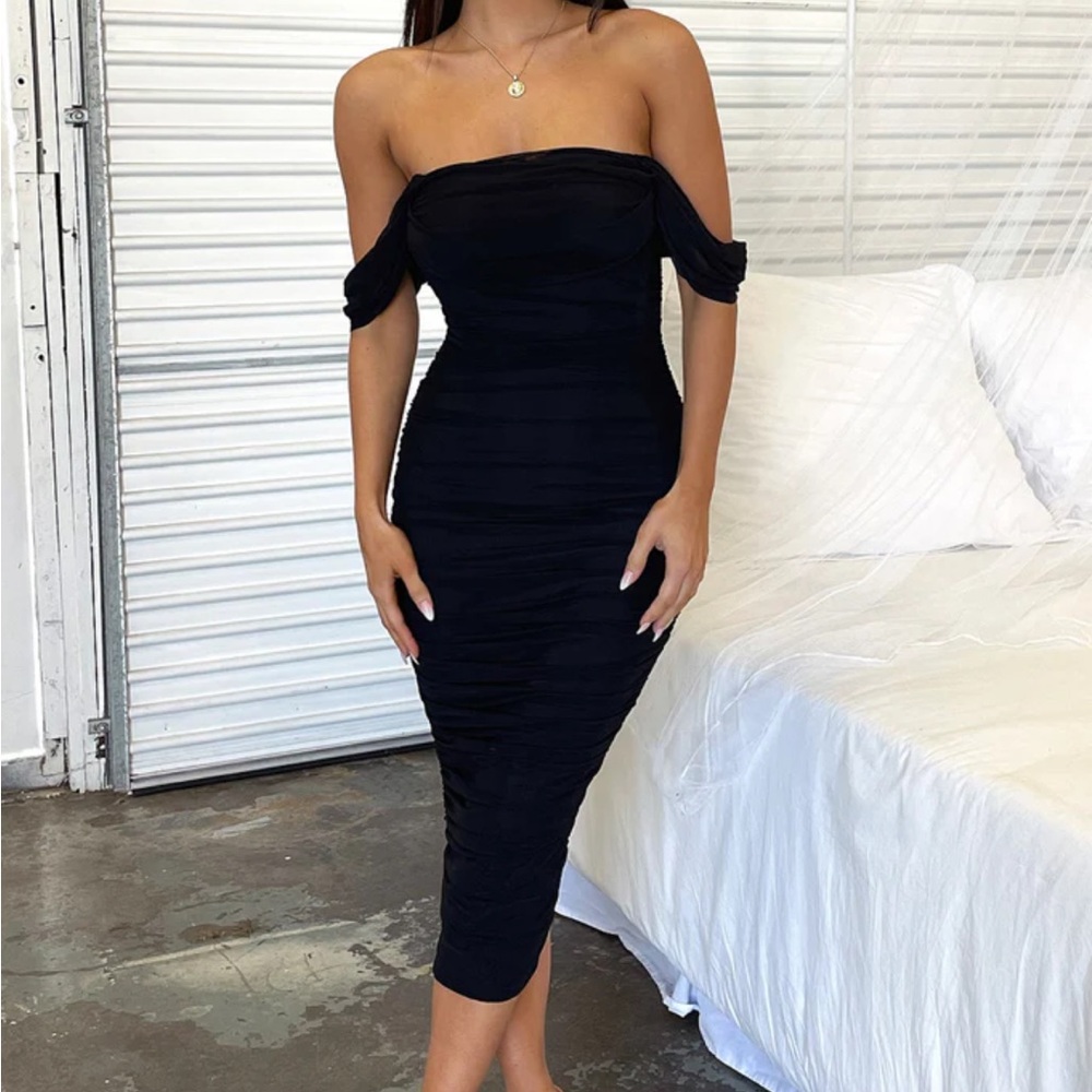 Chic Strapless Black Dress - Picture 1 of 2